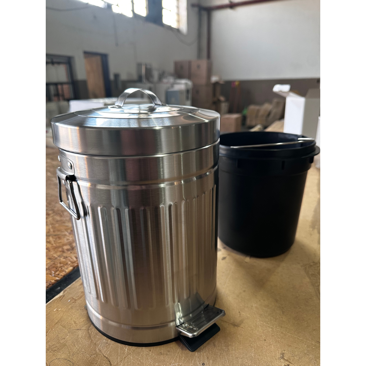 Cesto Galvanizado a pedal 5 Litros