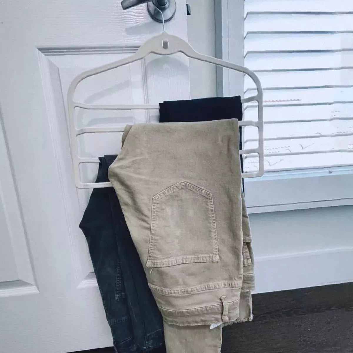 Percha Terciopelo Pantalonera Beige X 1 Unidad